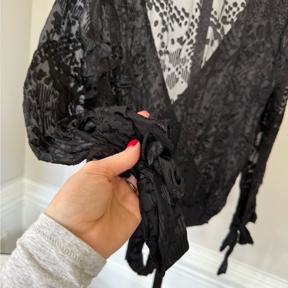 Cupcakes and Cashmere blouse bodysuit lace - Picture 3 of 4